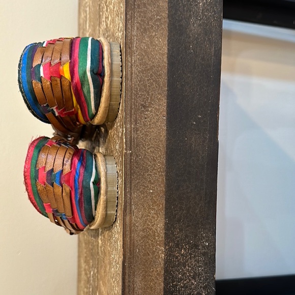 Vionic Multicolor Woven Flats made in Mexico size 7.5 - Picture 4 of 5